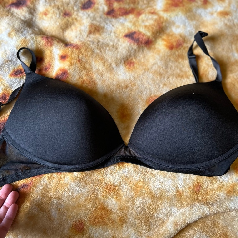 Adore Me black push up bra with mesh wings - 34DDD
